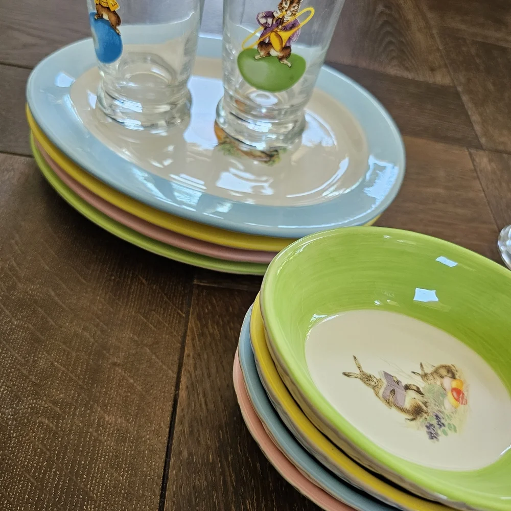 Williams Sonoma Easter Bunny Egg Shaped Plates Ramekins bowls set of 8